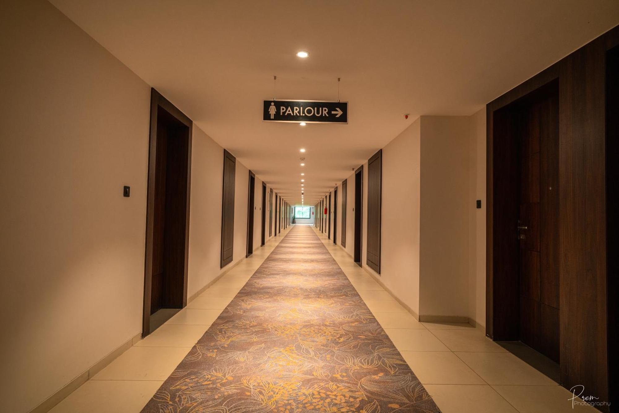 Hotel Omaya Garden Rāipur エクステリア 写真