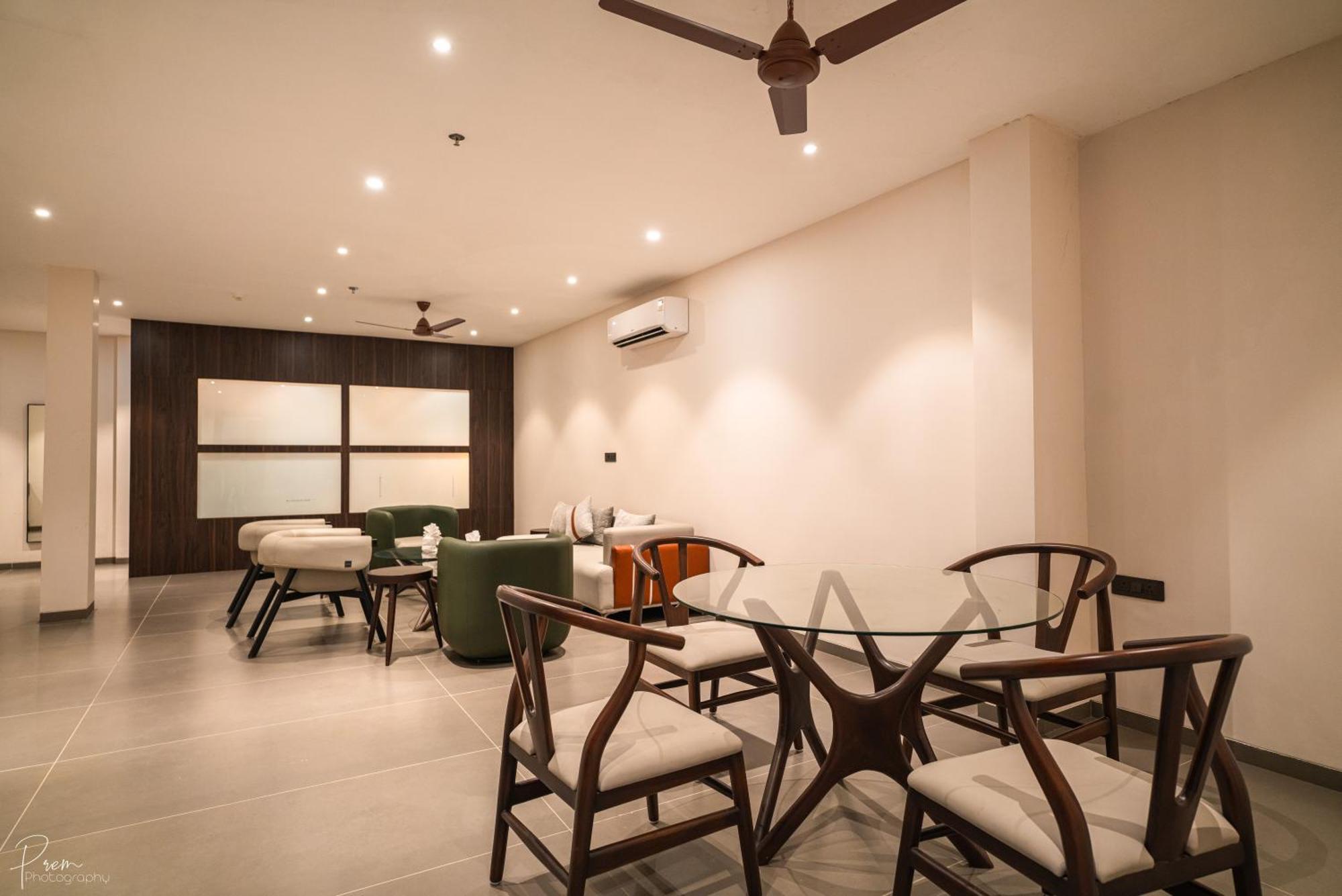 Hotel Omaya Garden Rāipur エクステリア 写真