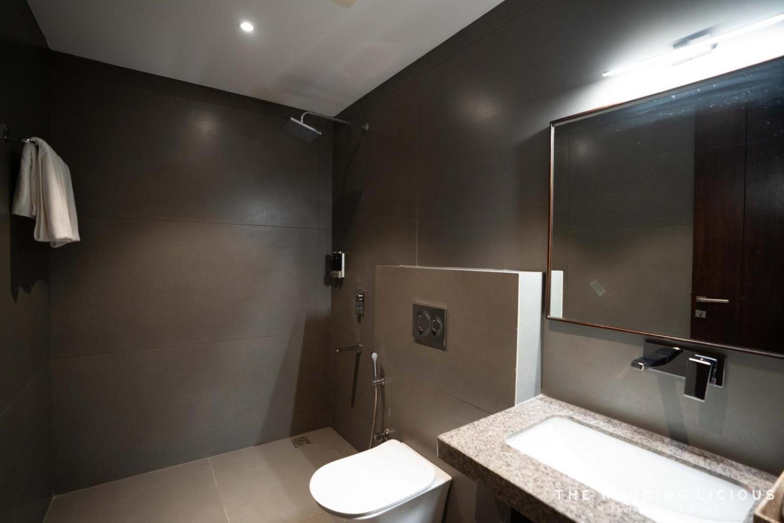 Hotel Omaya Garden Rāipur エクステリア 写真