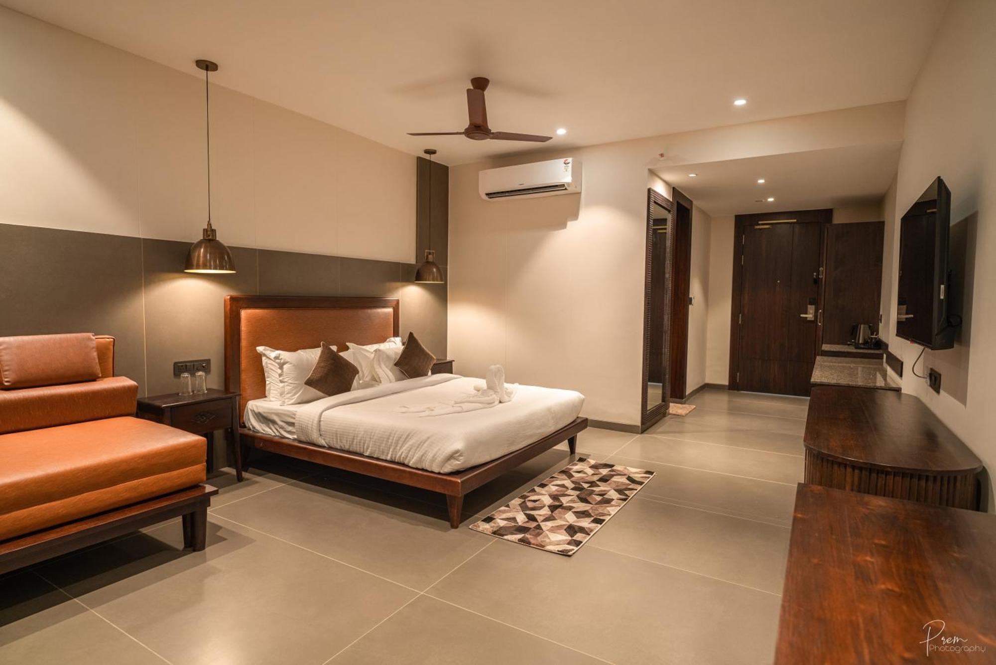 Hotel Omaya Garden Rāipur エクステリア 写真