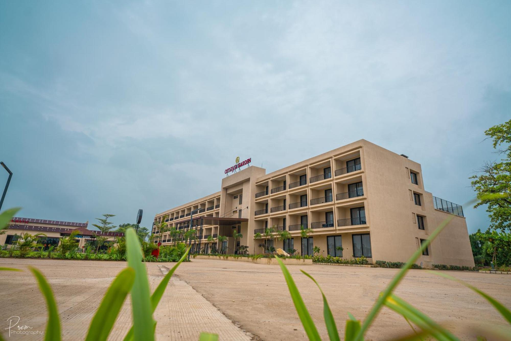 Hotel Omaya Garden Rāipur エクステリア 写真