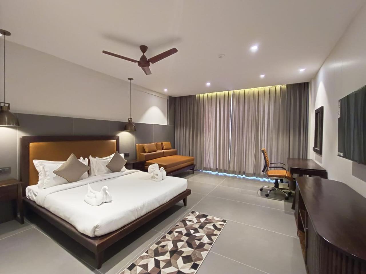 Hotel Omaya Garden Rāipur エクステリア 写真